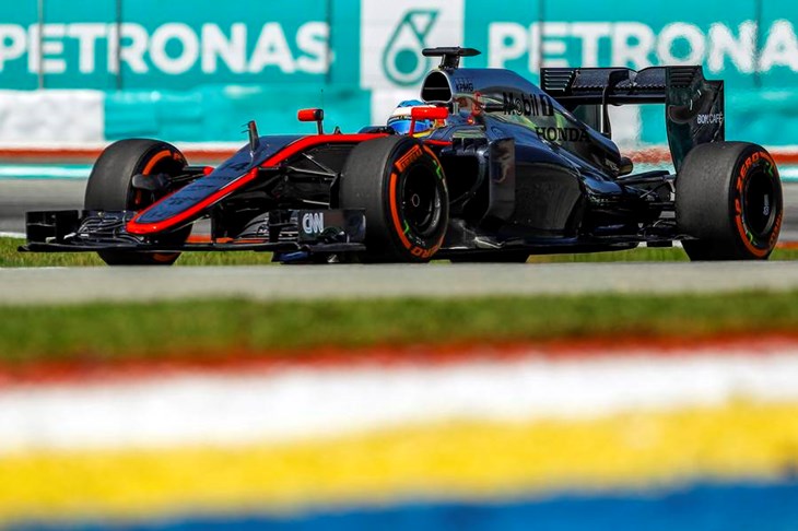 Alonso: "McLarenu bi bilo pametno okrenuti se sljedećoj sezoni. Mogu kretati svaku utrku iz boksa ako treba"