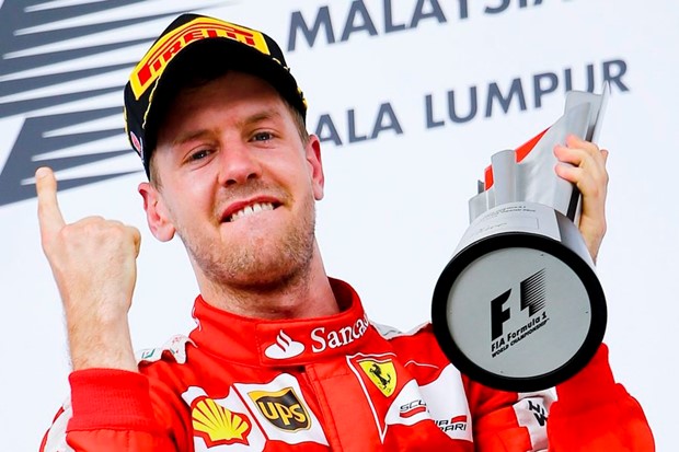 Vettel o Hamiltonu: "Rijetko radi greške, uživam se s njim utrkivati"