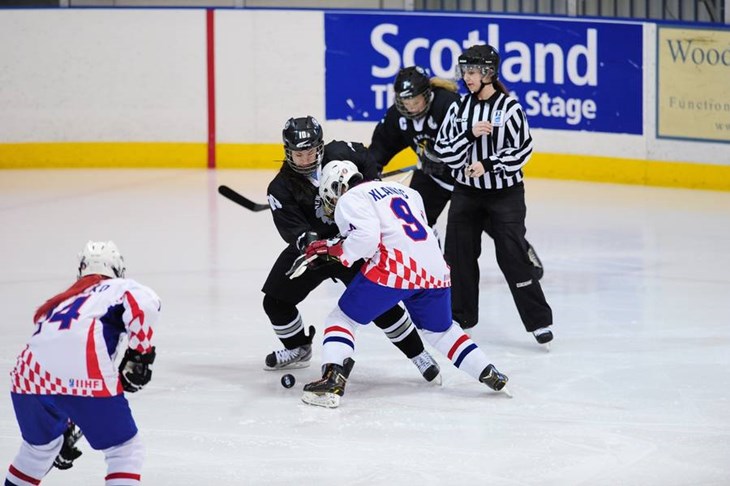 Prva pobjeda hrvatskih hokejašica na SP-u, pao Novi Zeland
