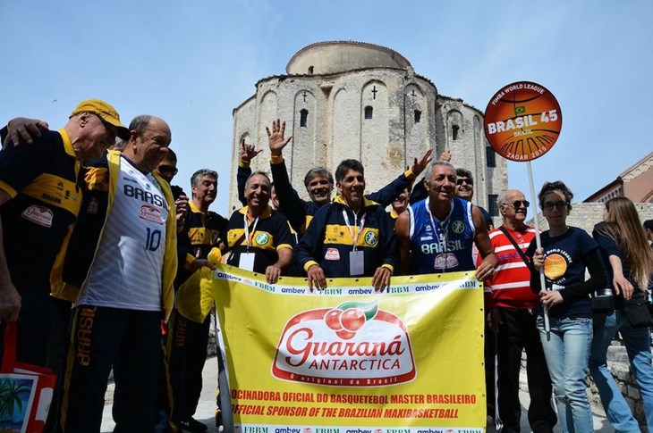 Tisuće Zadrana pozdravile svjetske košarkaške legende