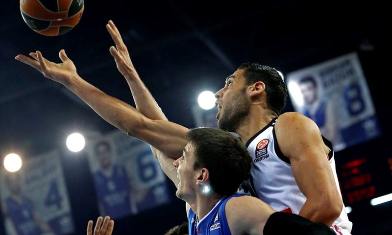 Video: Olympiakos stigao na korak do polufinala, Efes sa sirenom spasio prvu Realovu meč loptu