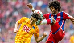 Video: Neuer sačuvao Bayern, Schweinsteiger probio oklop Herthe, Bavarci stavili ruku na trofej