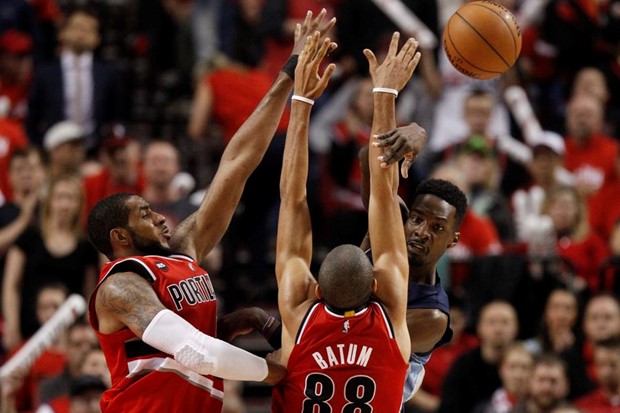 Video: Warriorsi izborili polufinale Zapada, Bayless sa sirenom održao Buckse na životu