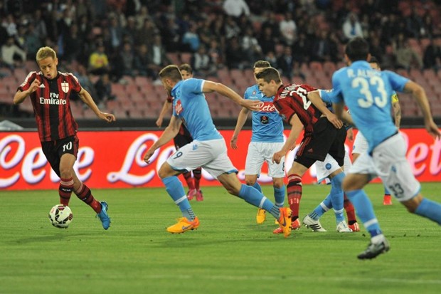 Video: Milan dugo držao "nulu", ali ipak se iz Napulja vraća uvjerljivo poražen