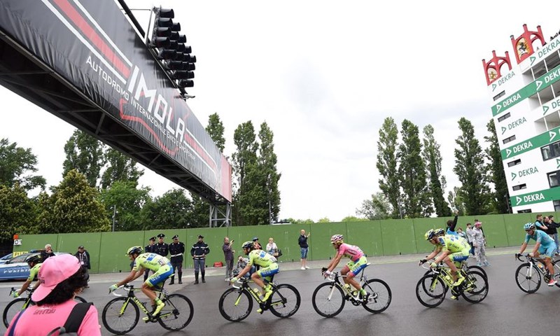 Video: Ilnur Zakarin pametnom vožnjom do etapne pobjede, bez promjena na samom vrhu