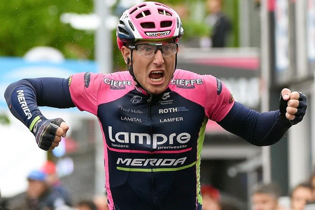 Video: Masovni pad tri kilometra prije kraja etape skinuo Alberta Contadora s vrha ukupnog poretka