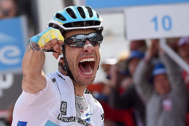 Fabio Aru slavio u 19. etapi i vratio se na drugo mjesto ukupnog poretka