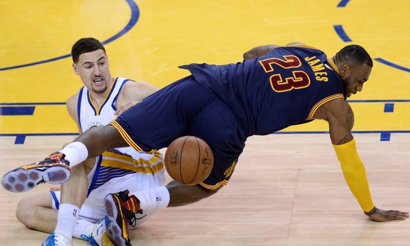 VIDEO: Golden State Warriorsi u velikom dvoboju svladali Cleveland Cavalierse