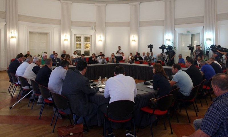 Vrbanović: "I mi smo sukrivac, ali mora se zaustaviti ludilo", Borovec: "Spriječili smo ubacivanje dronova"