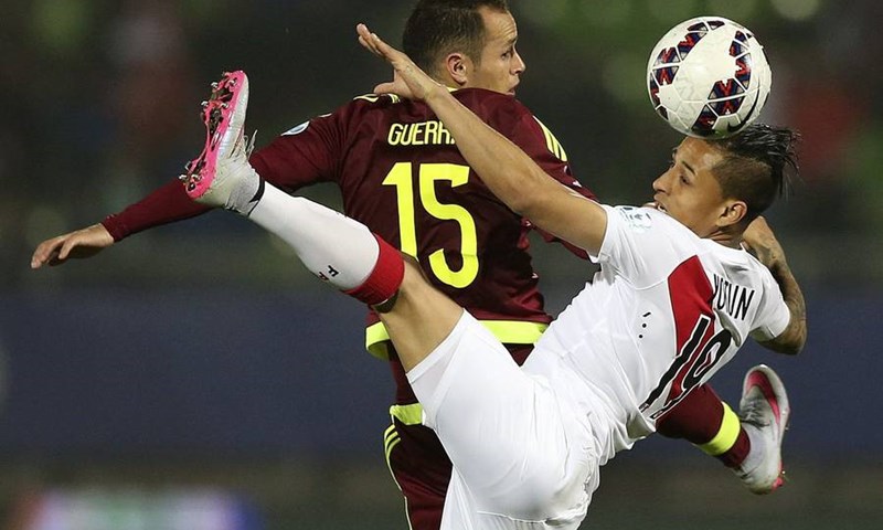 Video: Peru s igračem više nadjačao Venezuelu, Pizarro potpuno izjednačio skupinu