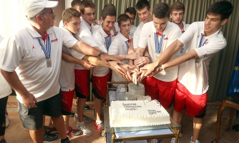 Hrvatska U-19 ostavila srce na terenu: "Sportska, ali i ljudska medalja. Na sve smo imali odgovor"