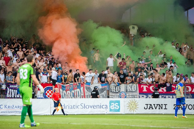 Hajduk dobio kaznu od strane Uefe zbog "isticanja rasističkog obilježja" na tribini u Kopru