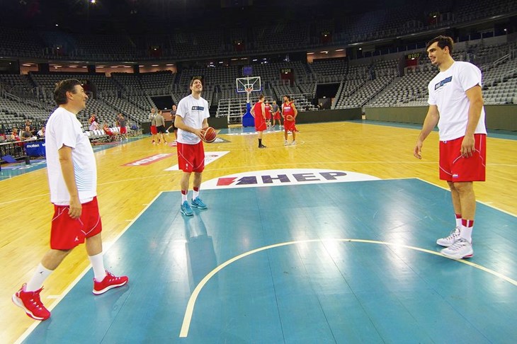Damjan Rudež i Dario Šarić u nesvakidašnjem sparingu s ministrom Mornarom