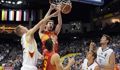 Video: Schröder promašio slobodno bacanje za produžetak, Njemačka bez prolaza