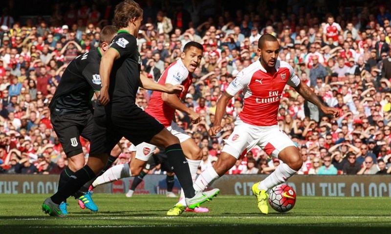 Walcott: "U svakoj utakmici moramo igrati kao protiv Manchester Uniteda"