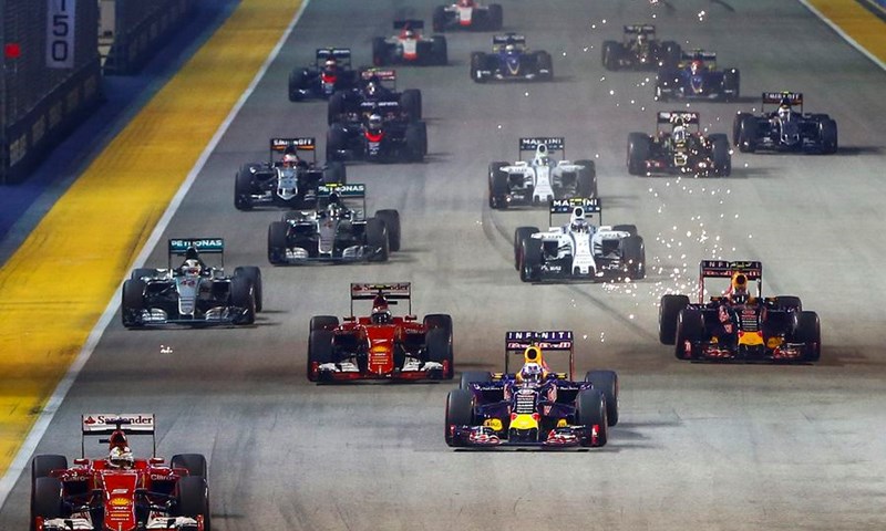 Vettel odnio pobjedu u Singapuru, Hamilton nije završio utrku
