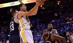 Warriorsi glatkom pobjedom krenuli u obranu naslova, Bullsi bolji od Cavsa