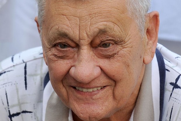 U 85. godini preminuo istaknuti košarkaški stručnjak Ranko Žeravica