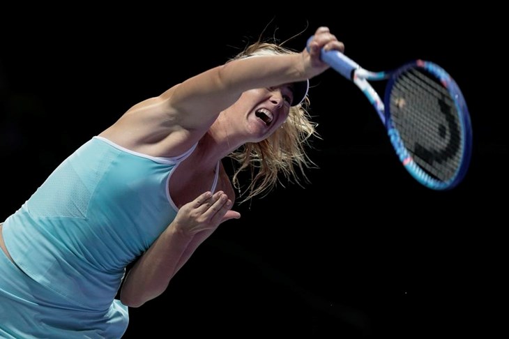 Šarapova povukla Radwansku u polufinale, Pennetta završila karijeru