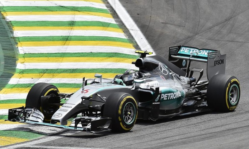 Nico Rosberg odnio pobjedu u Brazilu, Hamilton i Vettel uz njega na postolju