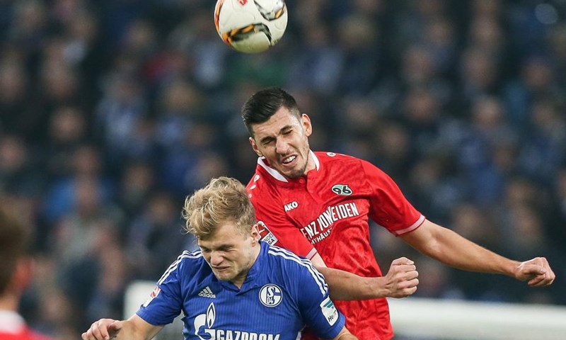 VIDEO: U prvoj utakmici 15. kola Schalke na Veltins-Areni dominantnom igrom svladao Hannover