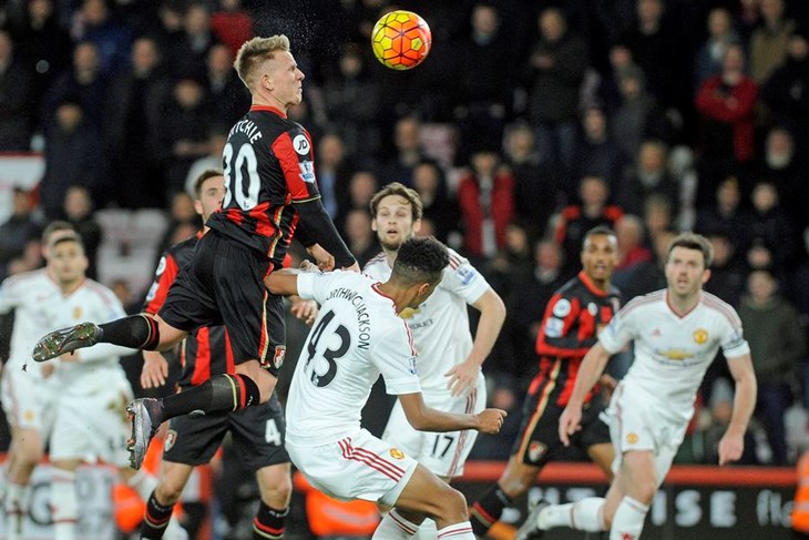 VIDEO: Eddie Howe nakon Mourinha nadmudrio i Van Gaala, United poražen na Dean Courtu