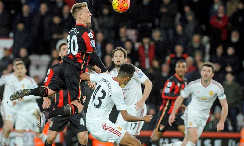 VIDEO: Eddie Howe nakon Mourinha nadmudrio i Van Gaala, United poražen na Dean Courtu