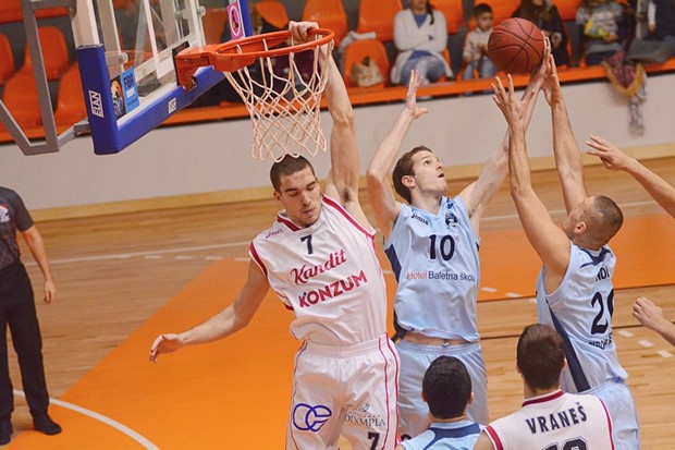 Škrljevo razbilo Osječane, Kaštela do pobjede nad Jollyjem