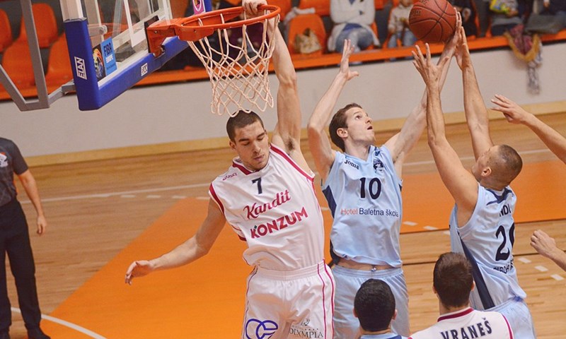 Škrljevo razbilo Osječane, Kaštela do pobjede nad Jollyjem