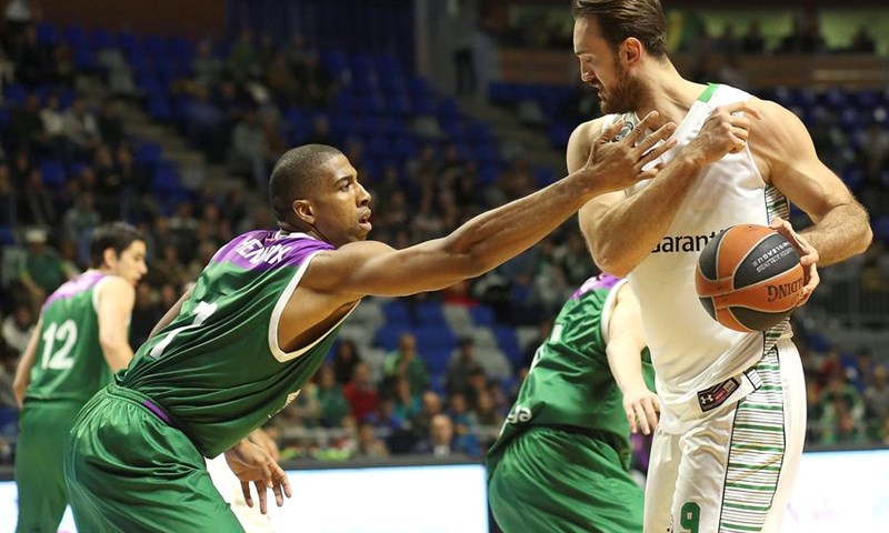 Šved junak Himkija, Tomićevih 16 poena nedovoljno Barceloni za pobjedu