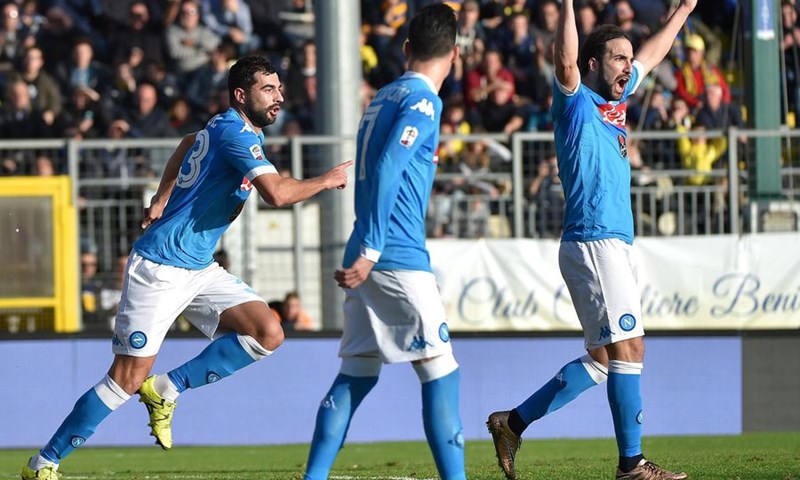 VIDEO: Napoli pobjedom nad Frosinoneom preuzeo vrh ljestvice, Jajalo asistirao za pobjedu Palerma