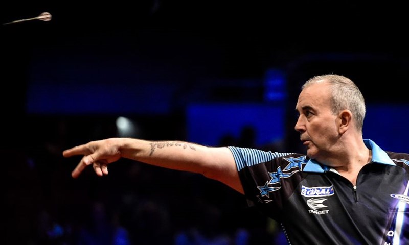 VIDEO: Van Barneveld nakon velike borbe nadigrao Lewisa, odličan meč Andersona i Van de Pasa