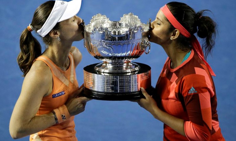 Hingis i Mirza potvrdile status najboljeg ženskog para osvajanjem Australian Opena