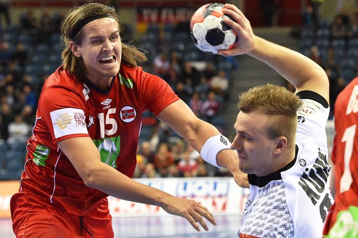 Kai Hafner u dramatičnom polufinalu na kraju drugog produžetka odveo Njemačku u finale