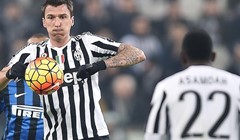 Mandžukić zbog ozljede potkoljenice pauzira mjesec dana, upitan i za dvoboj s Bayernom