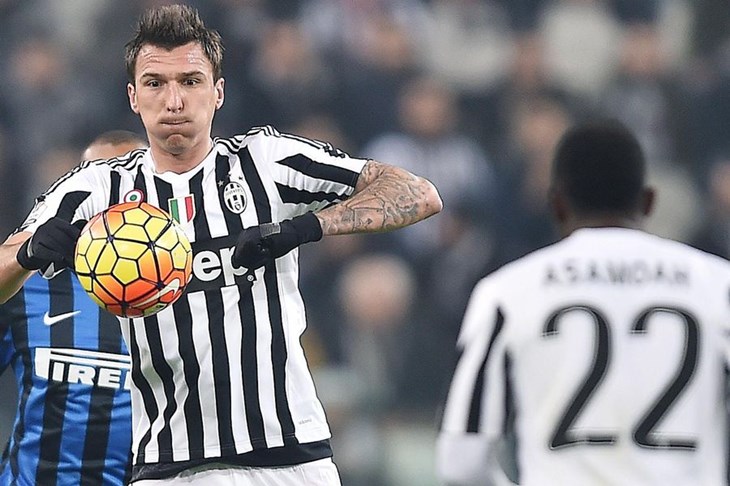 Mandžukić zbog ozljede potkoljenice pauzira mjesec dana, upitan i za dvoboj s Bayernom