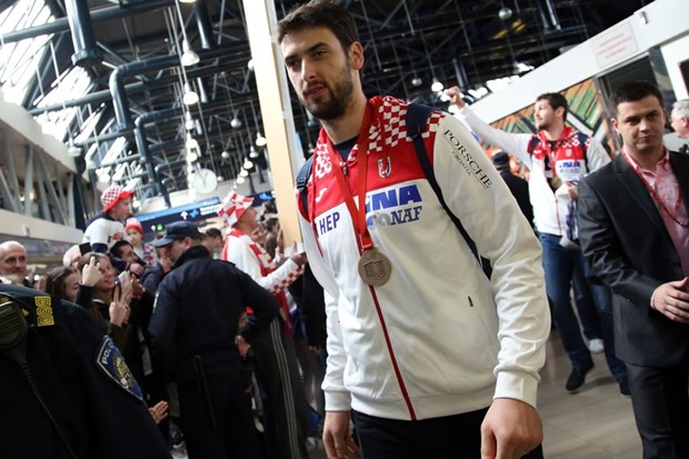 Hrvatski rukometaši vratili se u domovinu, u Zagrebu organiziran svečani doček