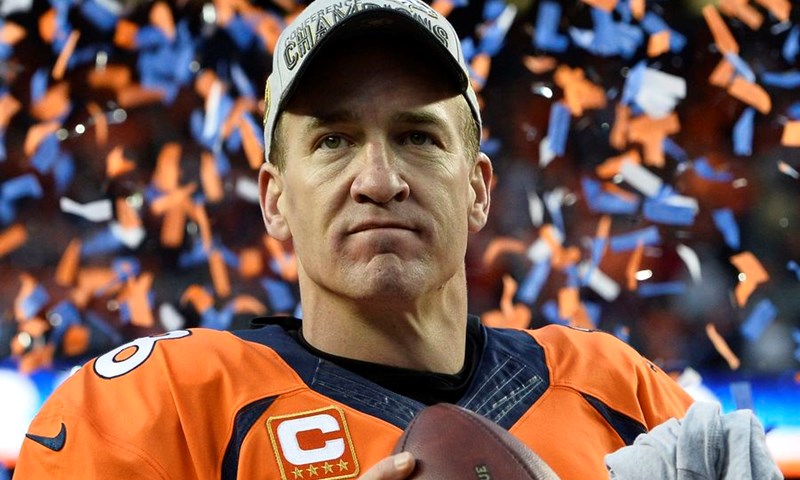 Super Bowl: "Šerif" Manning protiv "Supermana" Newtona