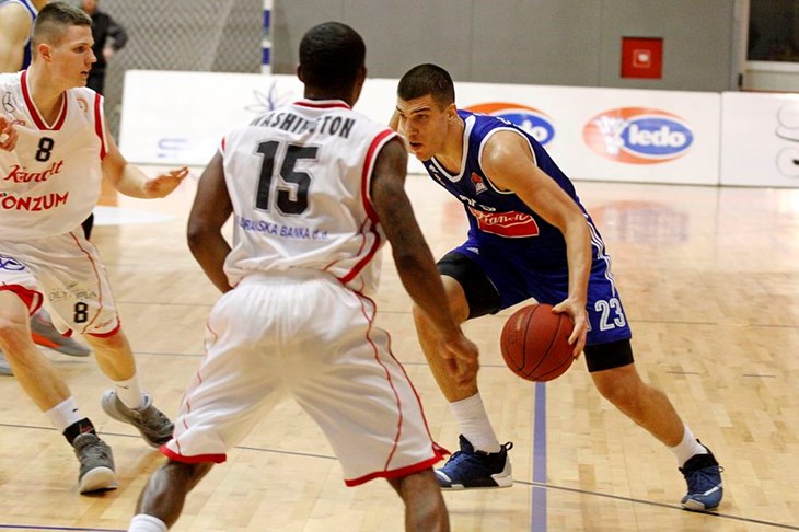 Cibona u zadnjih pet minuta slomila otpor Jollyja i izborila polufinale Kupa