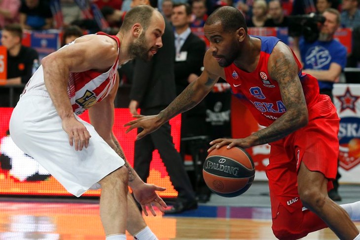 U derbiju kola CSKA slavio protiv Olympiakosa, De Colo i Teodosić vodili Ruse do pobjede