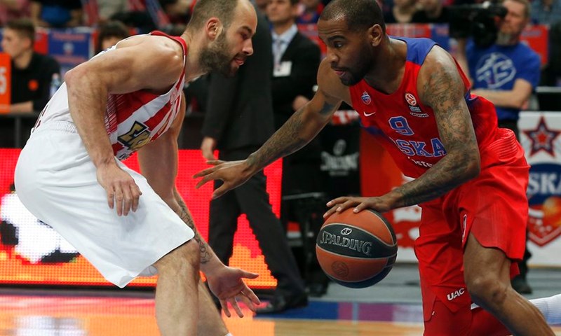 U derbiju kola CSKA slavio protiv Olympiakosa, De Colo i Teodosić vodili Ruse do pobjede