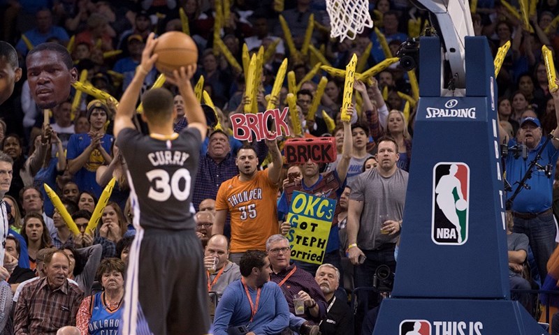 VIDEO: Bogdanovićevih osam koševa u pobjedi Brooklyna, trica Curryja za slavlje Golden Statea