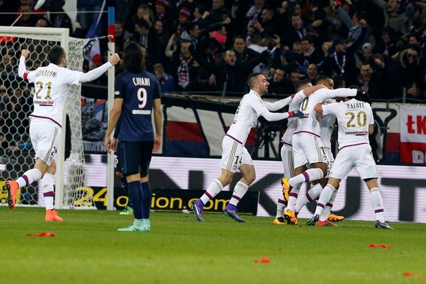 VIDEO: Lyon prekinuo niz PSG-a od 36 susreta bez poraza