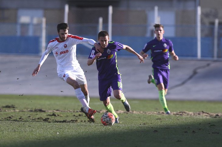 Zagreb ostao na samo jednoj pobjedi, Lokomotiva svladala Pjesnike