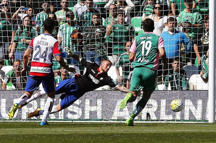 VIDEO: Real Betis slavio kod kuće protiv Granade, deset žutih i dva crvena kartona obilježilo utakmicu