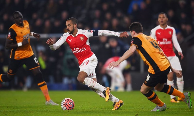 VIDEO: Theo Walcott i Edinson Cavani dvama pogocima osigurali pobjede svojim momčadima