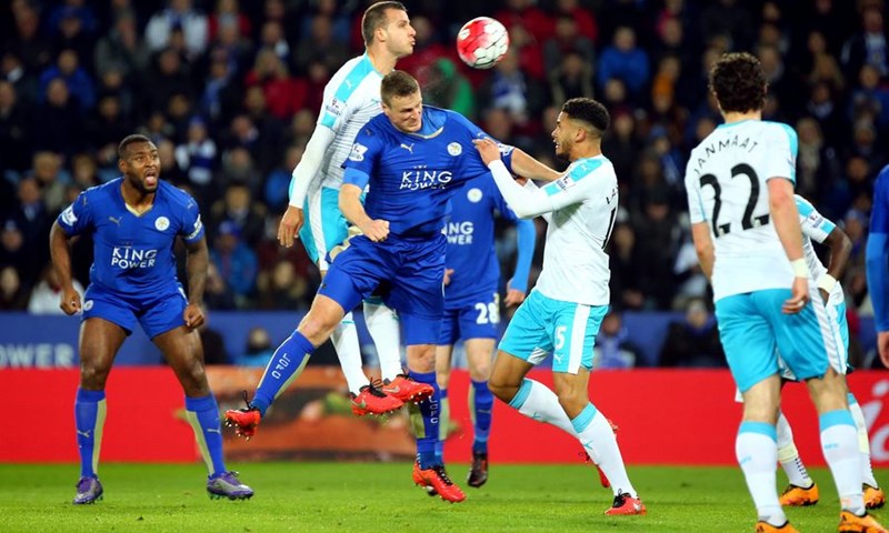VIDEO: Pogotkom Okazakija Leicester zadržao prednost od pet bodova ispred Tottenhama