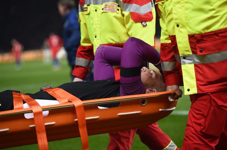 Hodgsonovi problemi s vratarima, Butland propušta Europsko prvenstvo