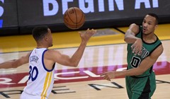 VIDEO: Celticsi nanijeli prvi domaći poraz Golden State Warriorsima