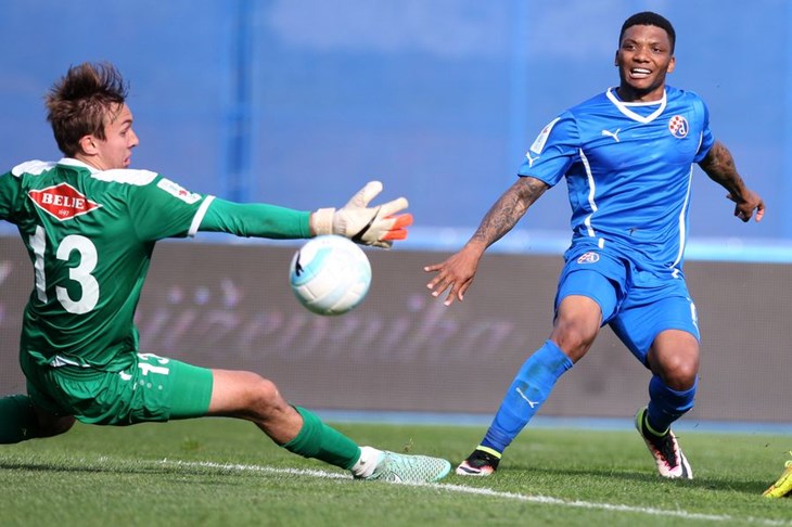 Dinamo glatko slavio protiv Osječana i ponovno pobjegao Rijeci